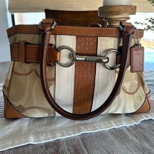 🌿👜 Coach Hampton Signature Satchel F13337